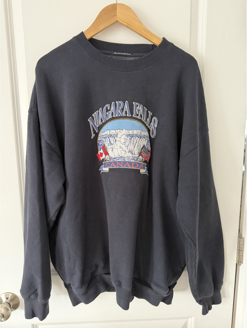 Brandy Melville Niagara Falls Canada Graphic Sweatshirt,Black